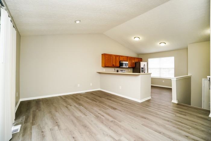 1540 Tall Meadows Dr - Photo 4 of 12