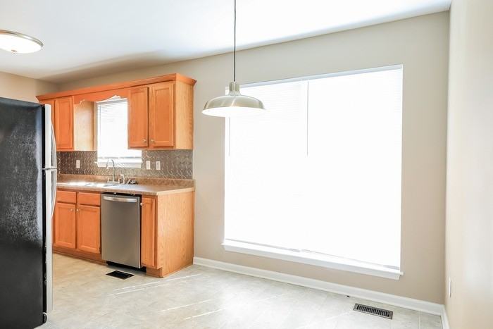 333 Quail Hollow Rd - Photo 4 of 11