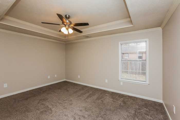 506 Stockton Cv - Photo 6 of 11