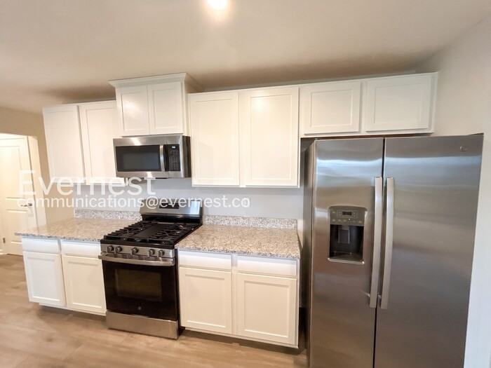 8555 Erie Loop - Photo 3 of 23