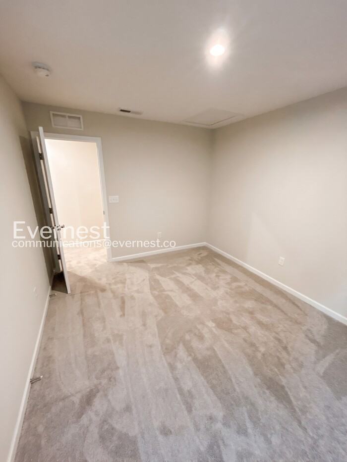 8555 Erie Loop - Photo 6 of 23