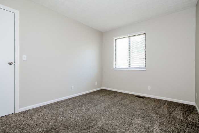 424 Merravay Dr - Photo 5 of 10