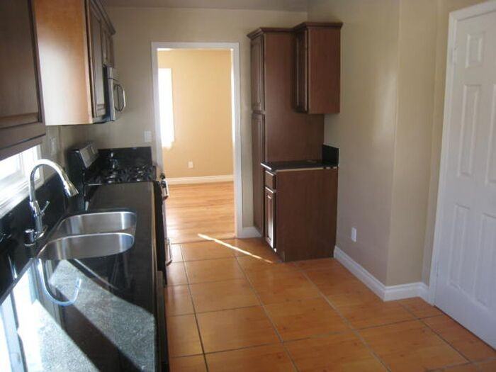 4515 Spring St - Photo 3 of 11