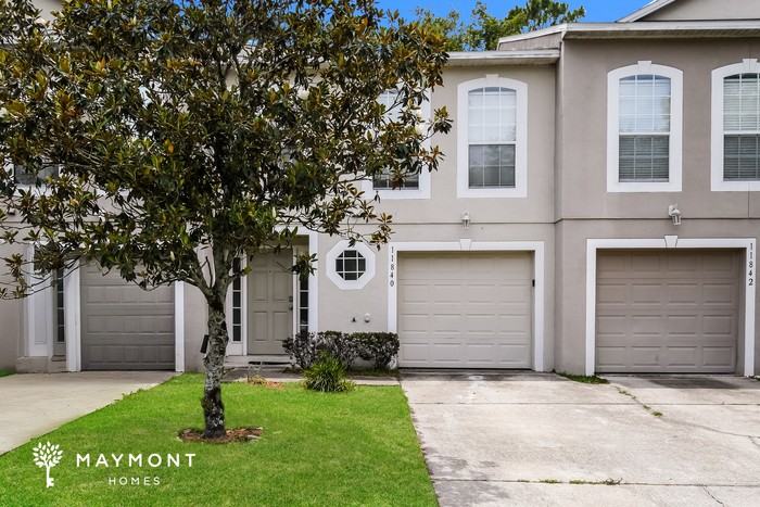 11840 Lake Bend Cir - Photo 2 of 3