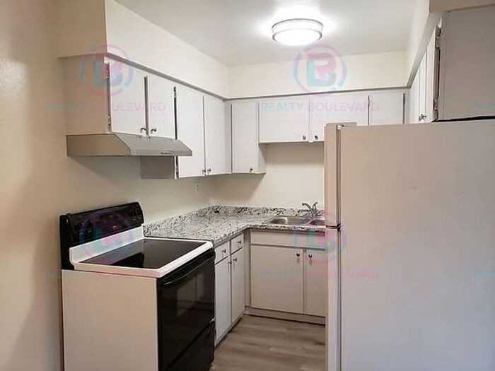 1206 Parkview St #1202 - Photo 2 of 9