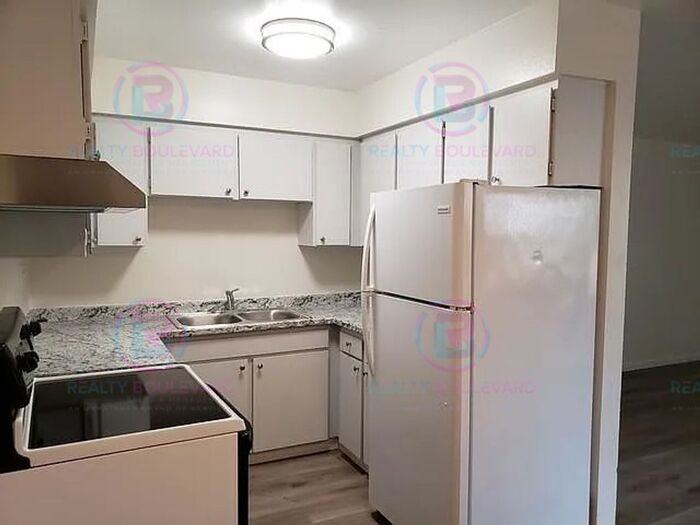 1206 Parkview St #1202 - Photo 3 of 9