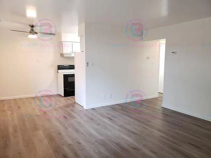1206 Parkview St #1202 - Photo 4 of 9