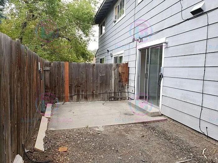 1206 Parkview St #1202 - Photo 7 of 9
