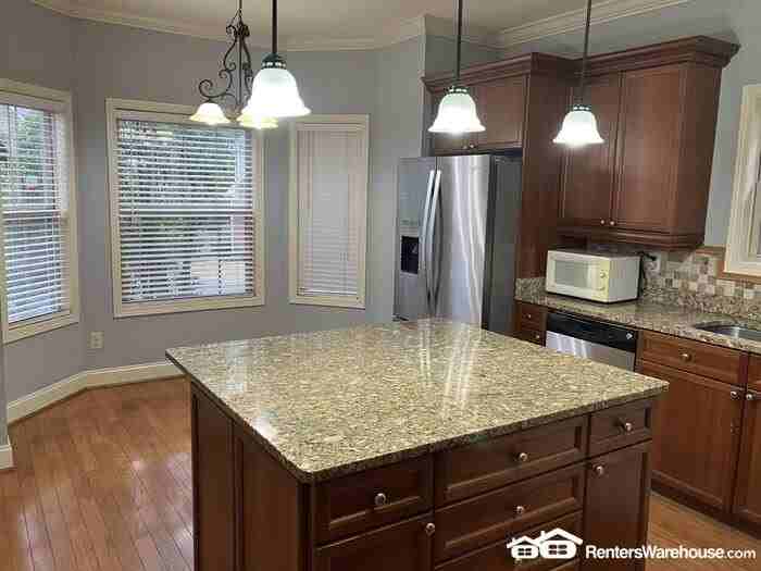 191 Castlehill Dr - Photo 3 of 34