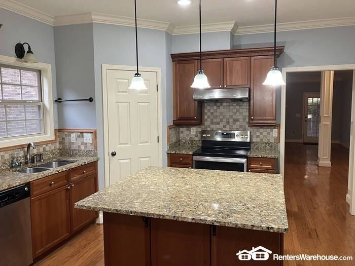 191 Castlehill Dr - Photo 6 of 34