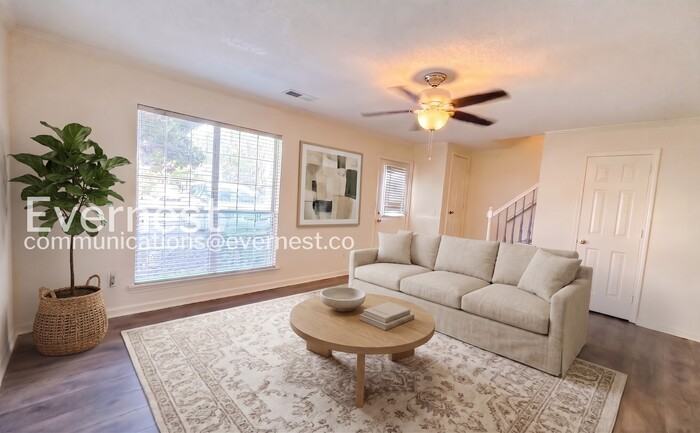 1592 King James Dr - Photo 5 of 37