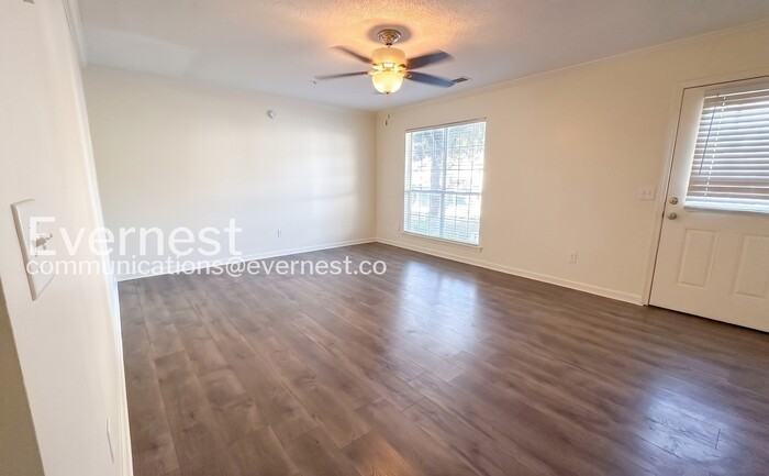 1592 King James Dr - Photo 6 of 37