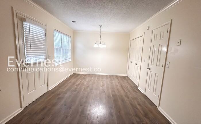 1592 King James Dr - Photo 7 of 28