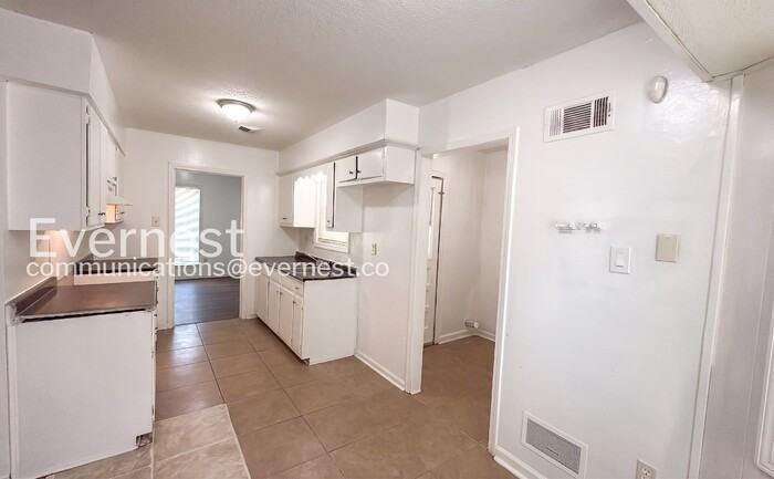 3409 Clearbrook St - Photo 6 of 23