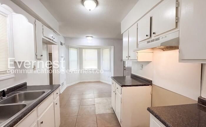 3409 Clearbrook St - Photo 7 of 23