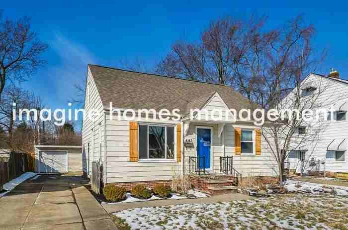 4142 W 210th St - Photo 3 of 16
