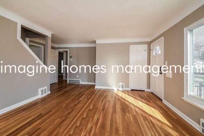 4142 W 210th St - Photo 5 of 16