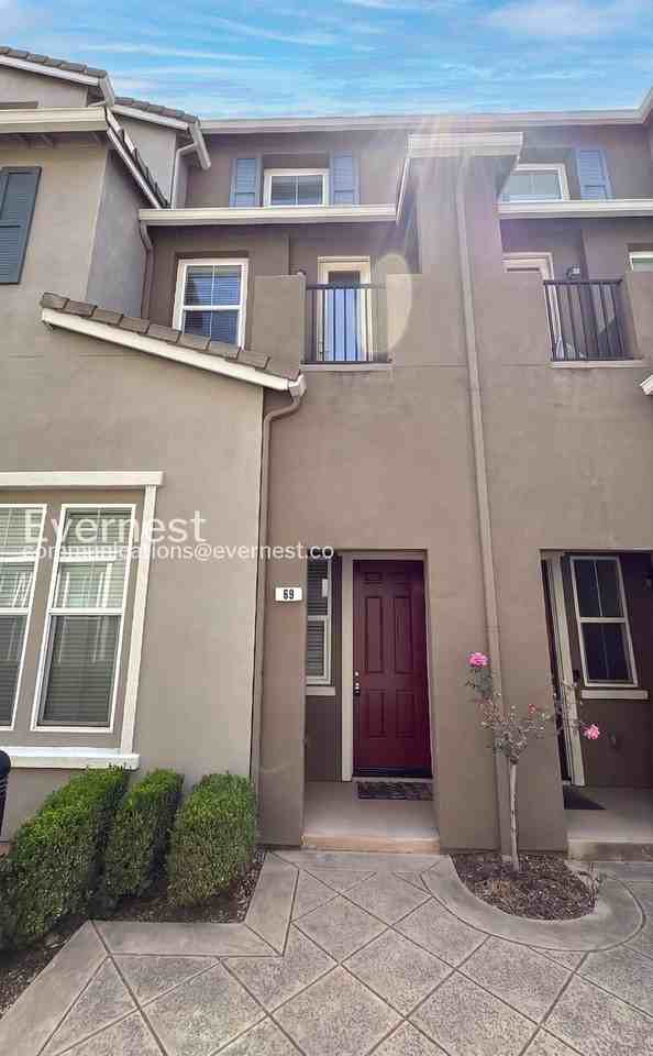 69 Ede Ln
