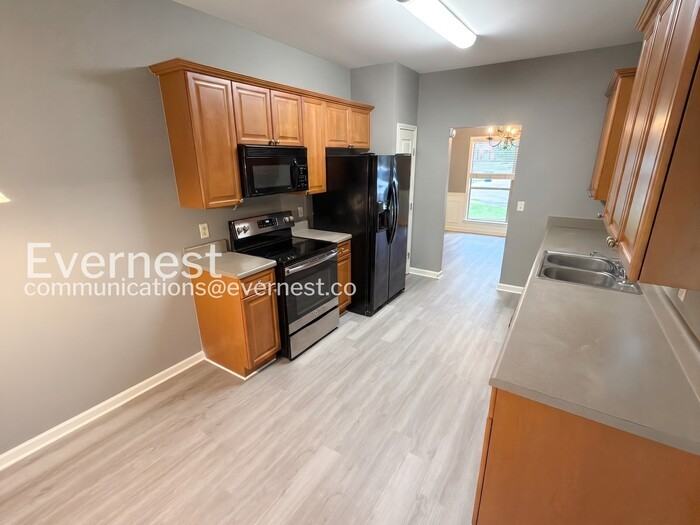 2008 Lake Cir - Photo 2 of 33