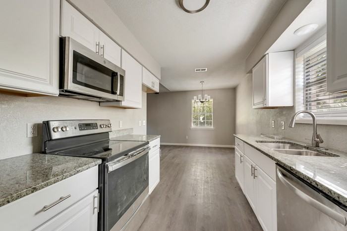 408 Town North Dr - Photo 2 of 17