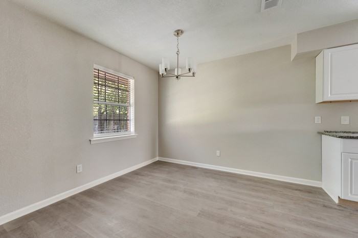 408 Town North Dr - Photo 7 of 17