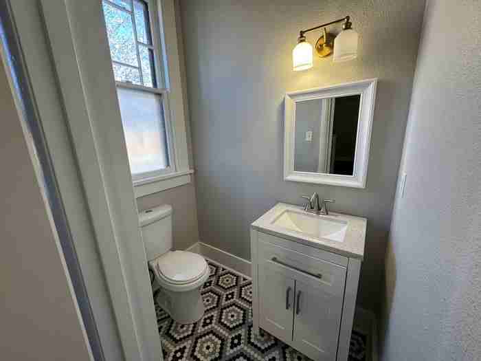 401 Johnson St - Photo 4 of 10