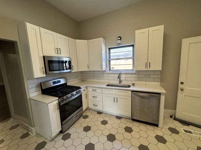 401 Johnson St - Photo 5 of 10