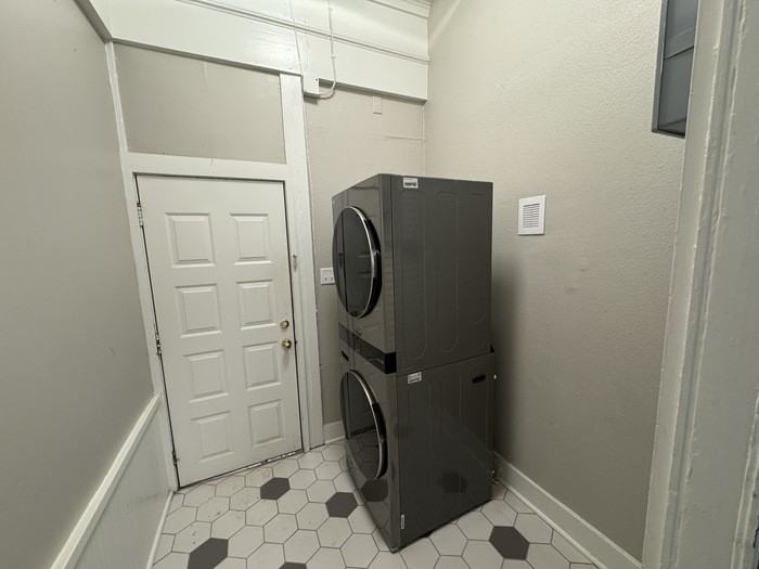 401 Johnson St - Photo 7 of 10