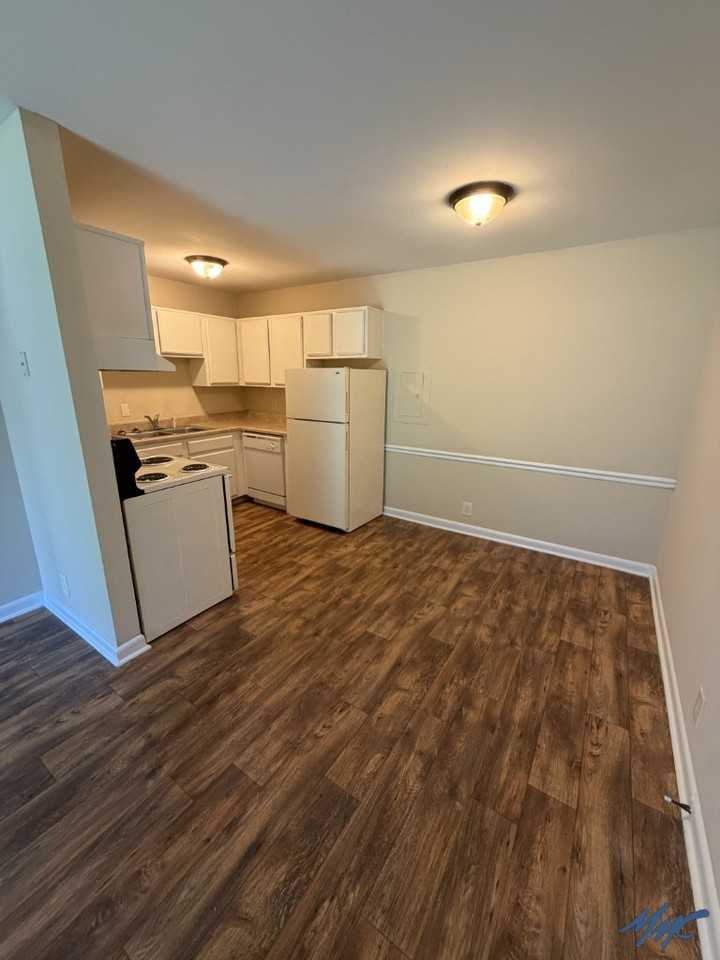 1418 E Main St #D33 - Photo 3 of 10