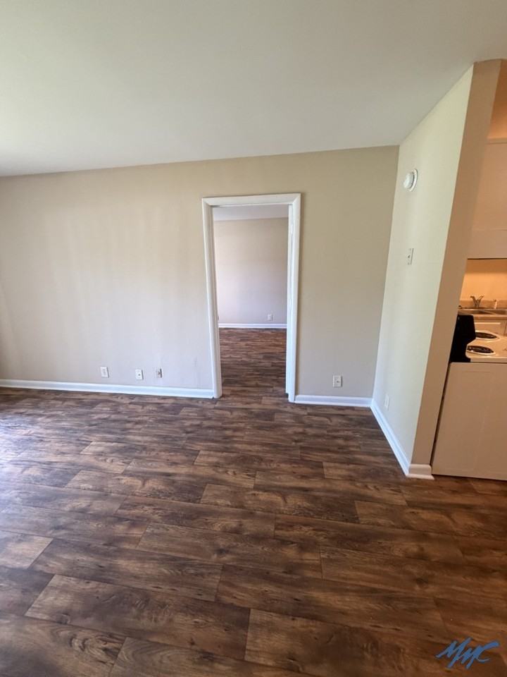 1418 E Main St #D33 - Photo 4 of 10