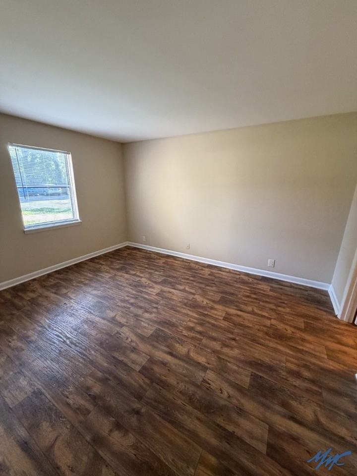 1418 E Main St #D33 - Photo 6 of 10