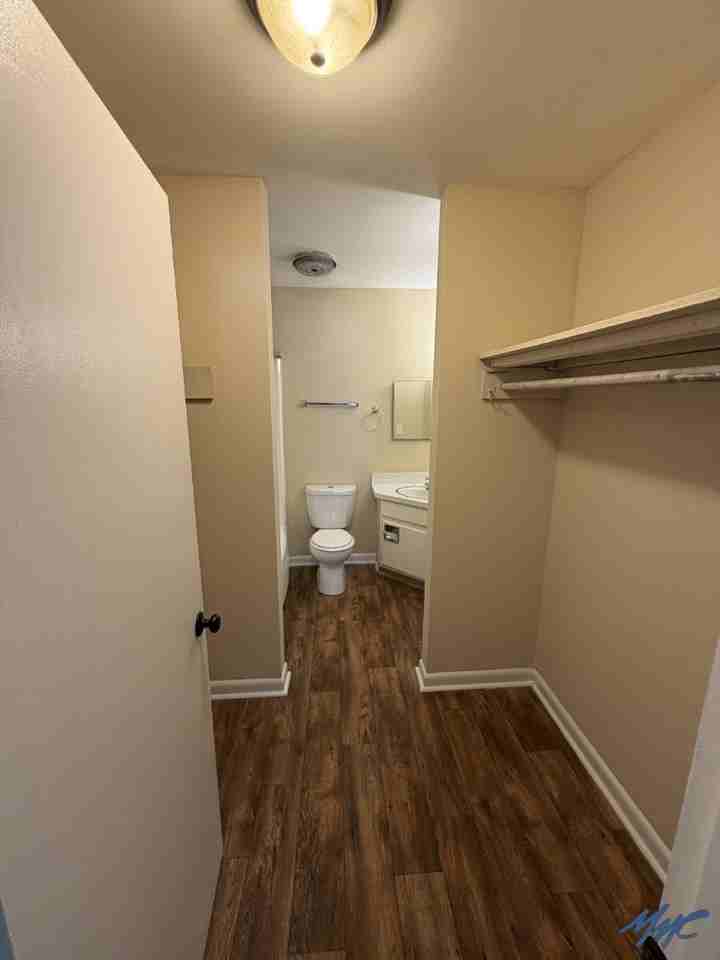 1418 E Main St #D33 - Photo 7 of 10