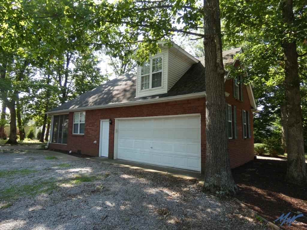 419 Conhocken Ct - Photo 3 of 40