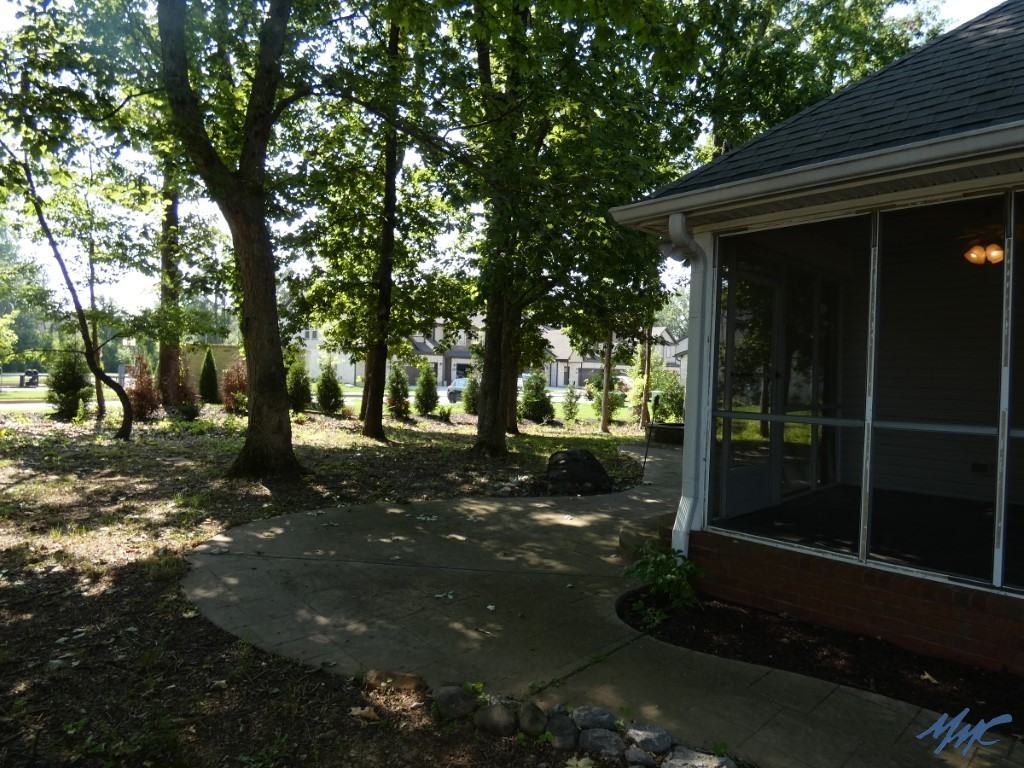 419 Conhocken Ct - Photo 5 of 40