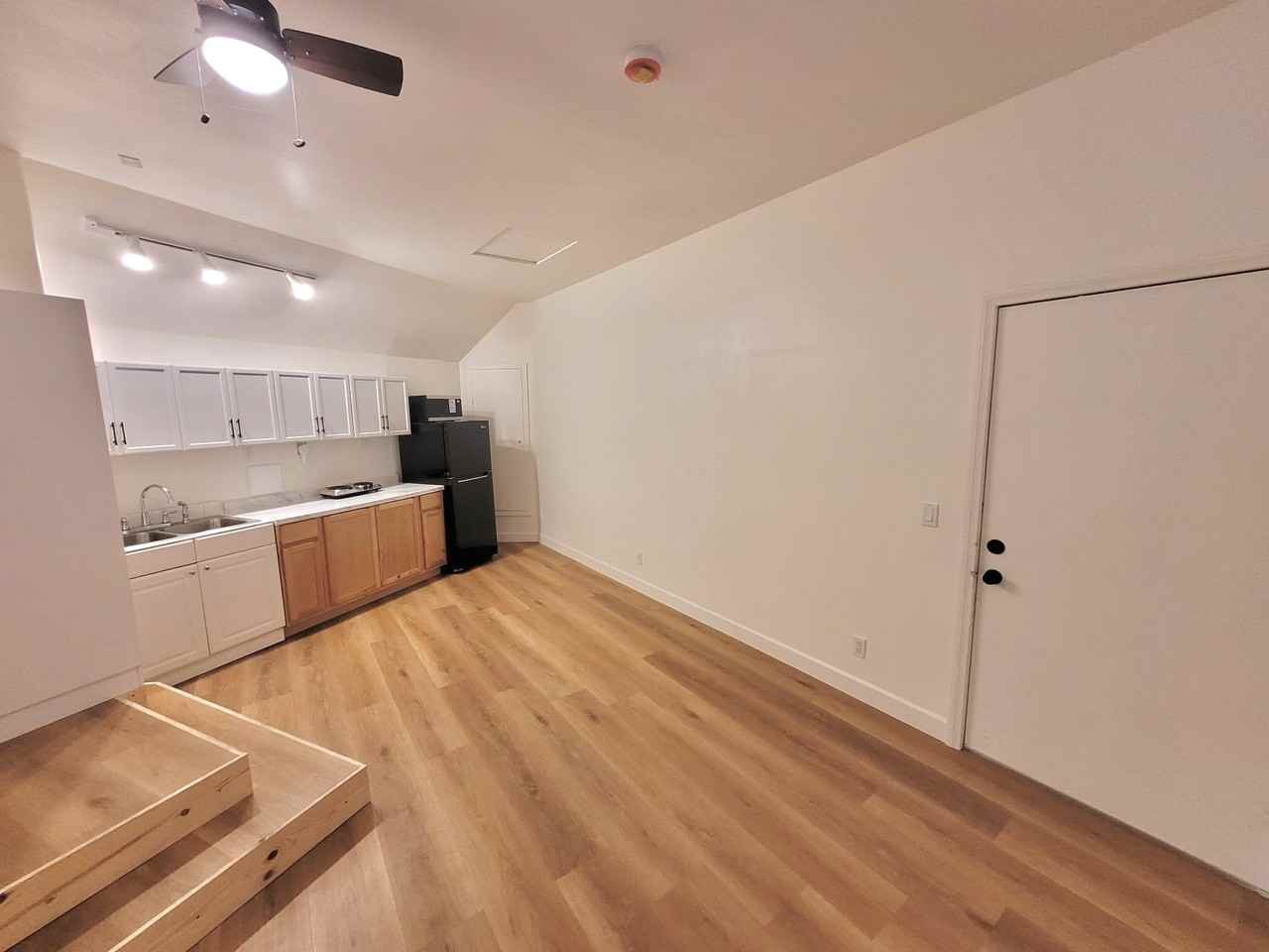 1550 Encino Dr #NA - Photo 2 of 11