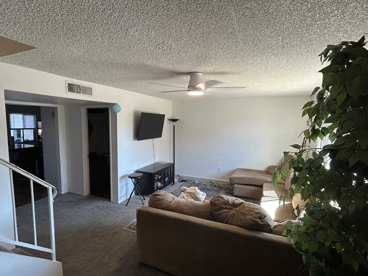 2221 W Farmdale Ave #23 - Photo 3 of 14