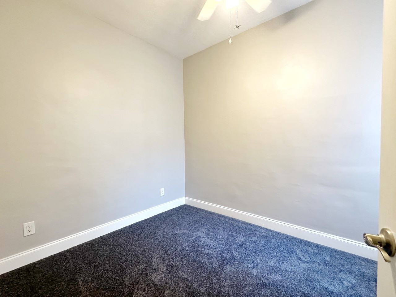 2509 S Rosewood St #NA - Photo 3 of 49