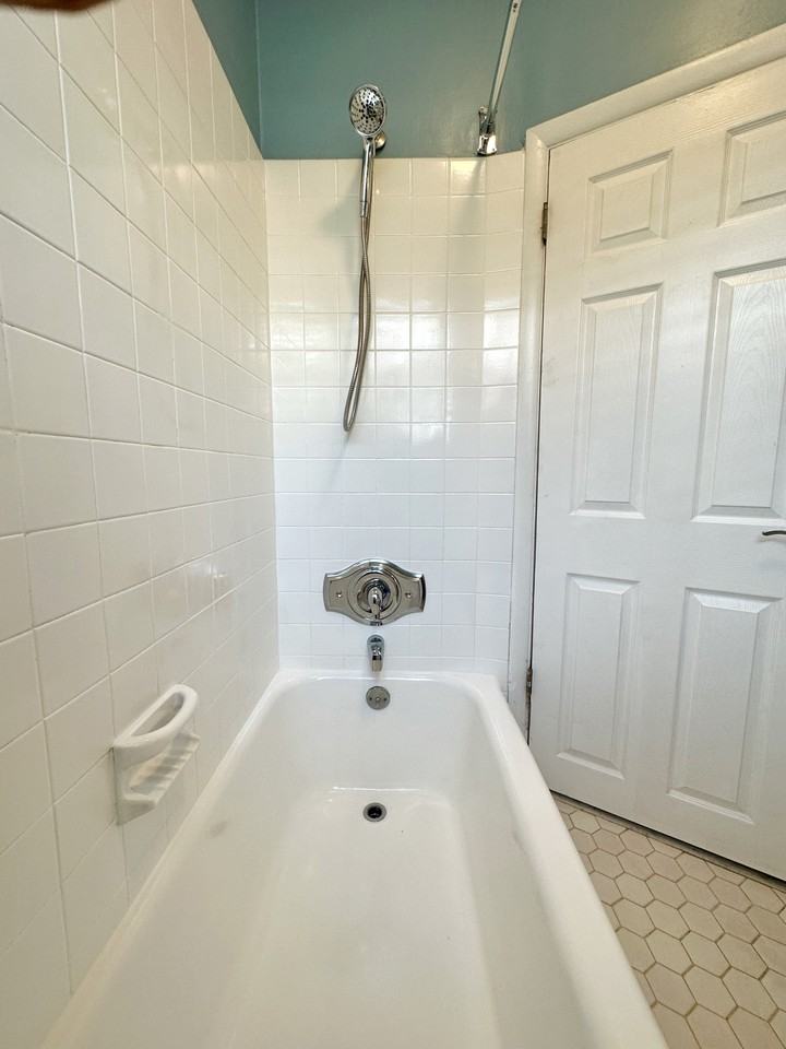 2509 S Rosewood St #NA - Photo 5 of 49