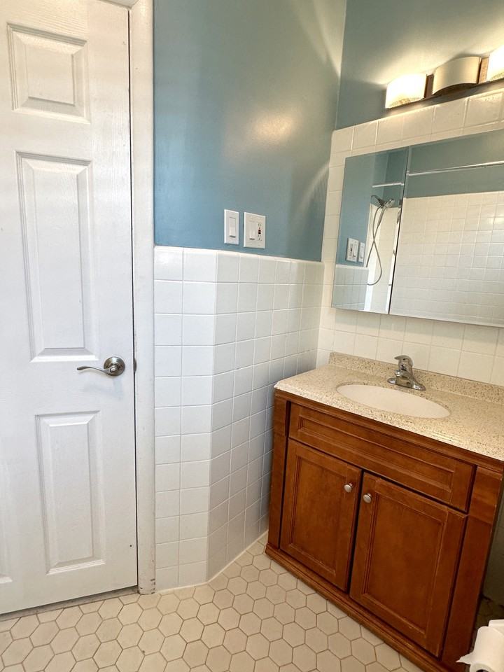 2509 S Rosewood St #NA - Photo 7 of 49