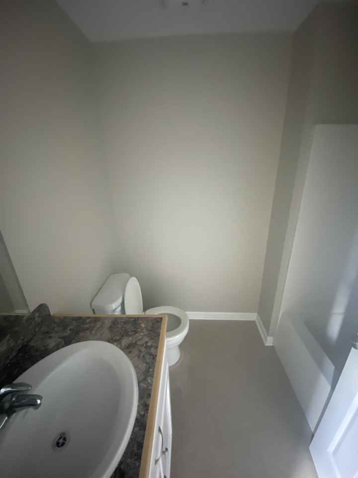 918 Brady St #3 - Photo 5 of 7