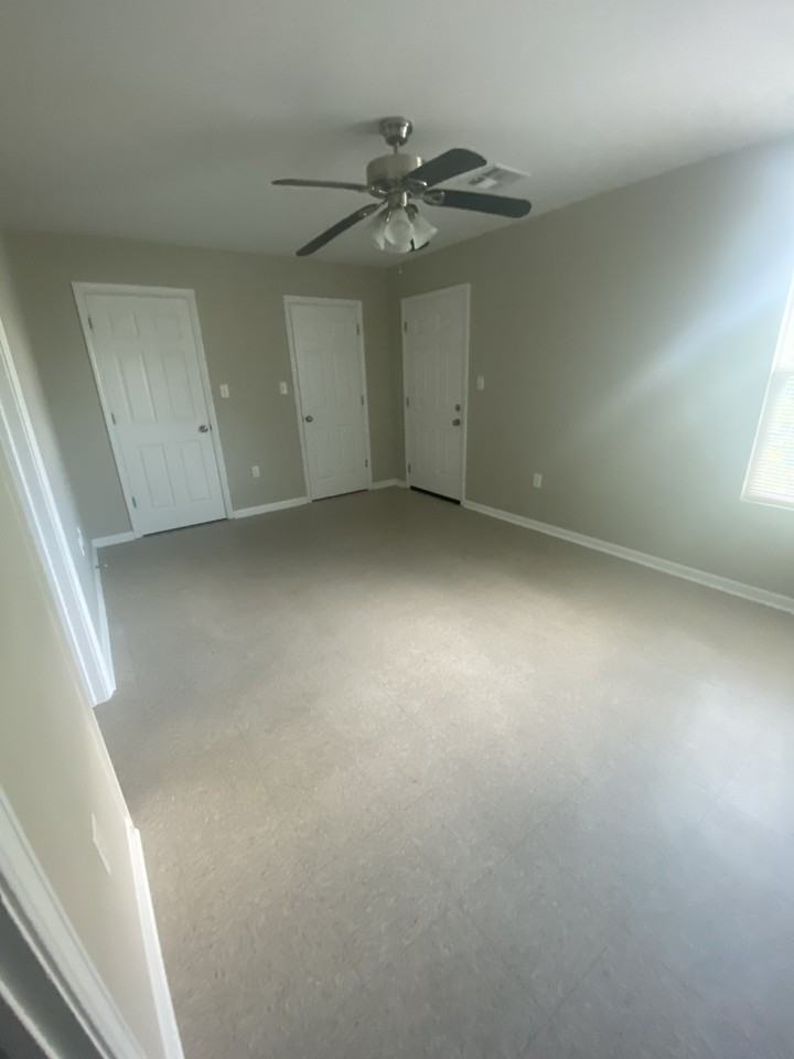 918 Brady St #3 - Photo 6 of 7