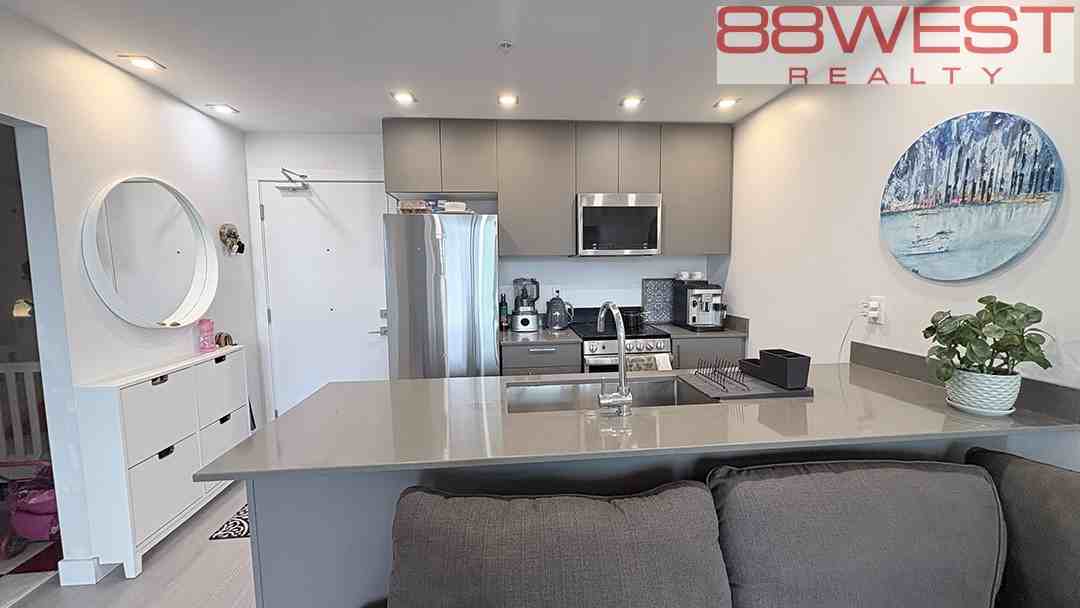 181 6th Street West #406 - Photo 4 of 28