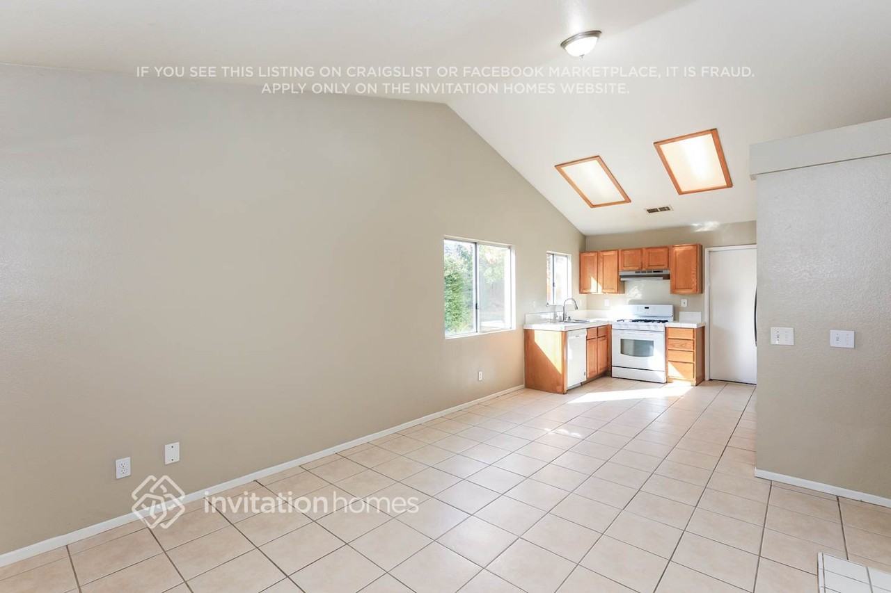 28663 Eridanus Dr - Photo 5 of 17