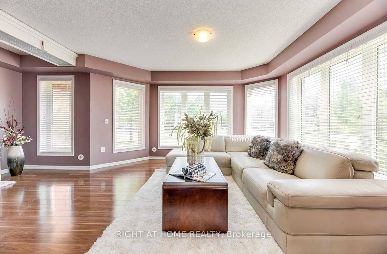 638 Holly Avenue - Photo 4 of 16