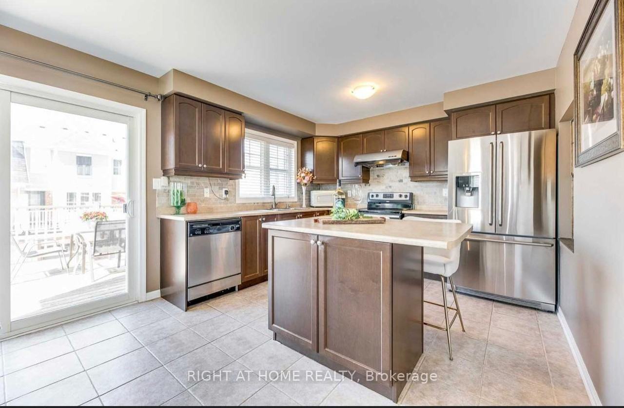 638 Holly Avenue - Photo 2 of 16