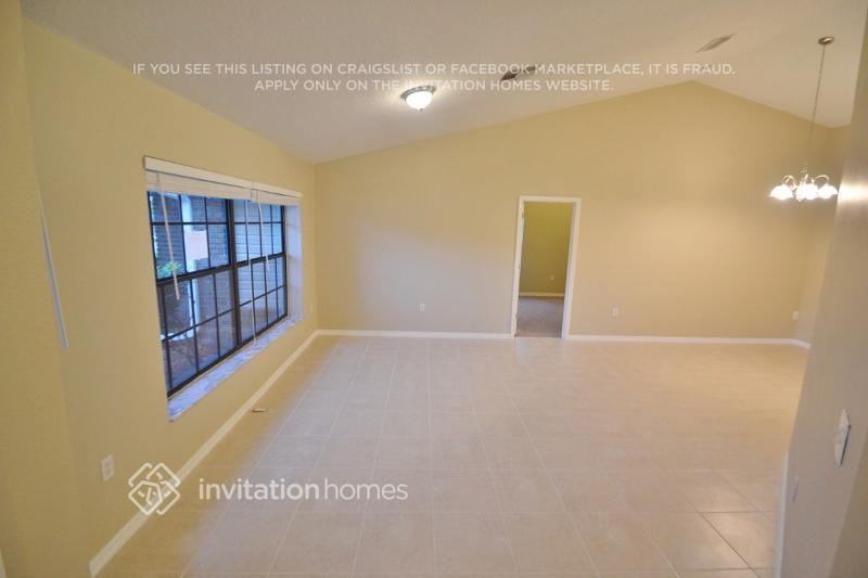 2442 Sweetwater Blvd - Photo 2 of 10