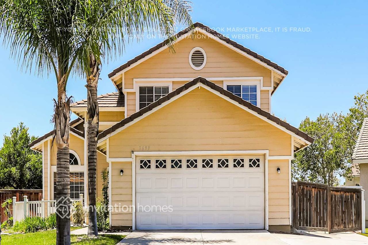 2699 W Calle Vista Dr
