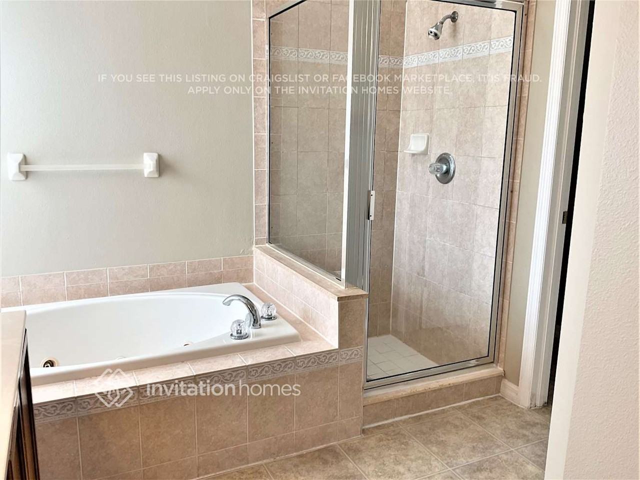15517 Lake Bella Vista Dr - Photo 3 of 6