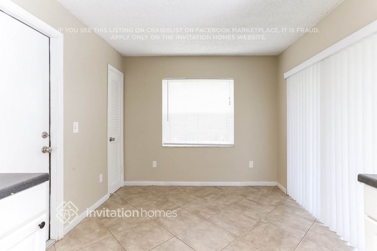22187 Sw 58th Ave - Photo 6 of 12