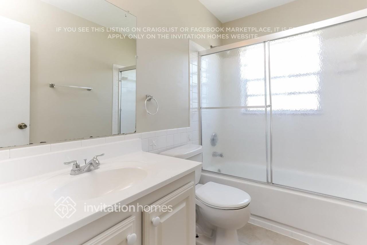 22187 Sw 58th Ave - Photo 7 of 12